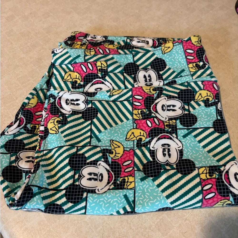 LuLaRoe Disney TC leggings